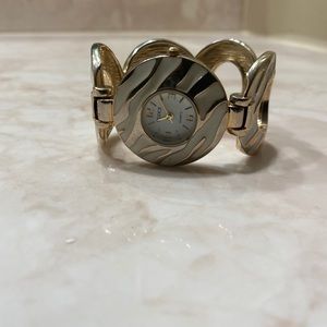 Wrist watch with bangle/bracelet style band